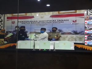 Ribuan Sertifikat Tanah di Tiga Kabupaten Dibagikan