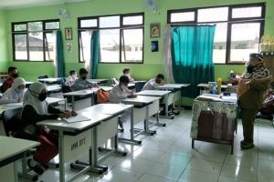 Sekolah Tatap Muka Akhirnya Dibuka di Dua Zona