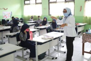 Sekolah di Masa Pandemi, Guru Minta Pengawasan Langsung Tenaga Kesehatan