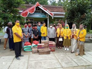 HUT ke-56 Partai Golkar, DPD Pringsewu Laksanakan Bakti Sosial