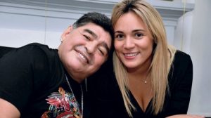 Pacar Diego Maradona Ngamuk Tak Bisa Melayat