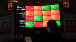 IHSG Anjlok 1,89 Persen, Investor Asing Sasar Saham BCA dan Telkom