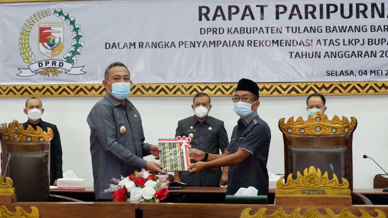 Bupati Tulangbawang Barat Sampaikan LKPJ Tahun 2020 - Monev Online