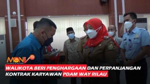 Walikota Beri Penghargaan dan Perpanjangan Kontrak Karyawan PDAM Way Rilau