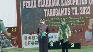 Bupati Tanggamus Dewi Handajani Hadiri Penutupan Pekan Olahraga Kabupaten (PORKAB) Tanggamus.