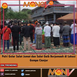 Polri Gelar Salat Jumat dan Salat Gaib Berjamaah di Lokasi Gempa Cianjur