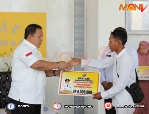 Gubernur Lampung Beri Santunan Korban Banjir dan Tanah Longsor