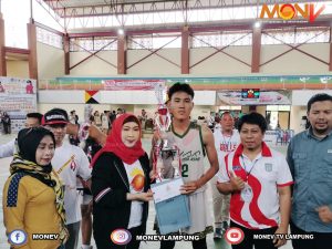 Dewi, Tutup Lomba Basket Bupati cup