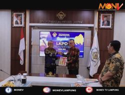 Sekdaprov Lampung Serahkan LKPD Unaudited 2023