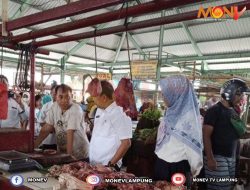 Satok Daging Ayam dan Sapi Jelang Lebaran Aman